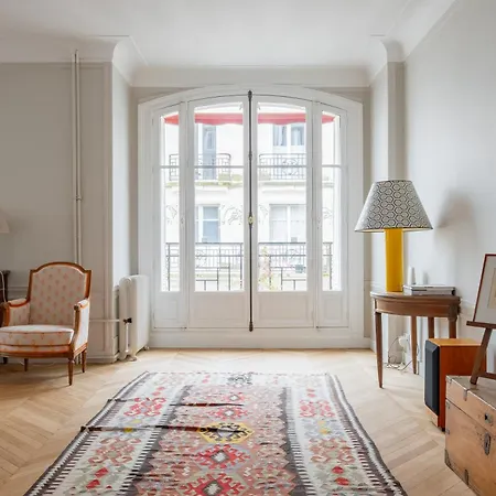 Apartment Veeve - A Sophisticated Spectacle Paris