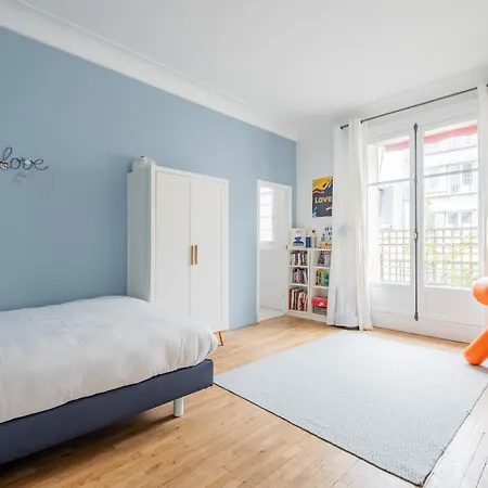 Apartment Veeve - A Sophisticated Spectacle Paris