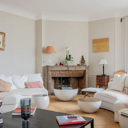 Apartment Veeve - A Sophisticated Spectacle Paris
