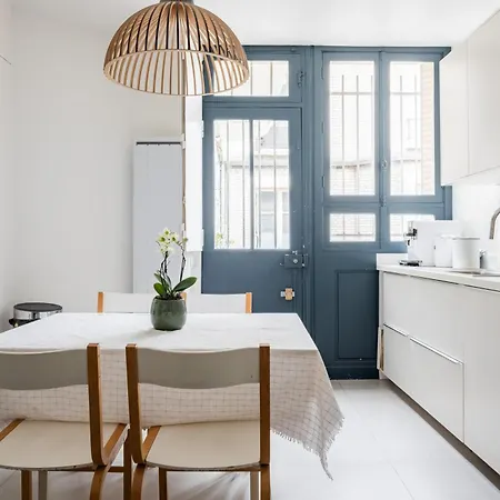 Veeve - A Sophisticated Spectacle Apartment Paris