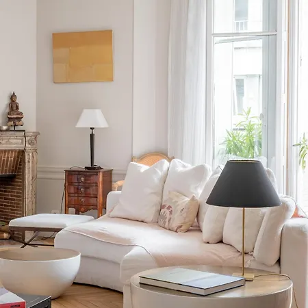Veeve - A Sophisticated Spectacle Apartment *